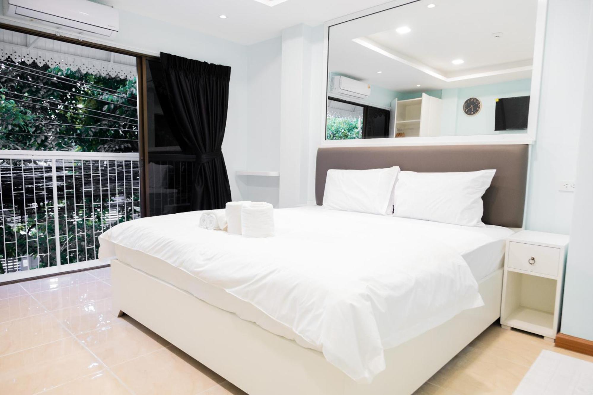 Cozy Stay Inn Бангкок Экстерьер фото