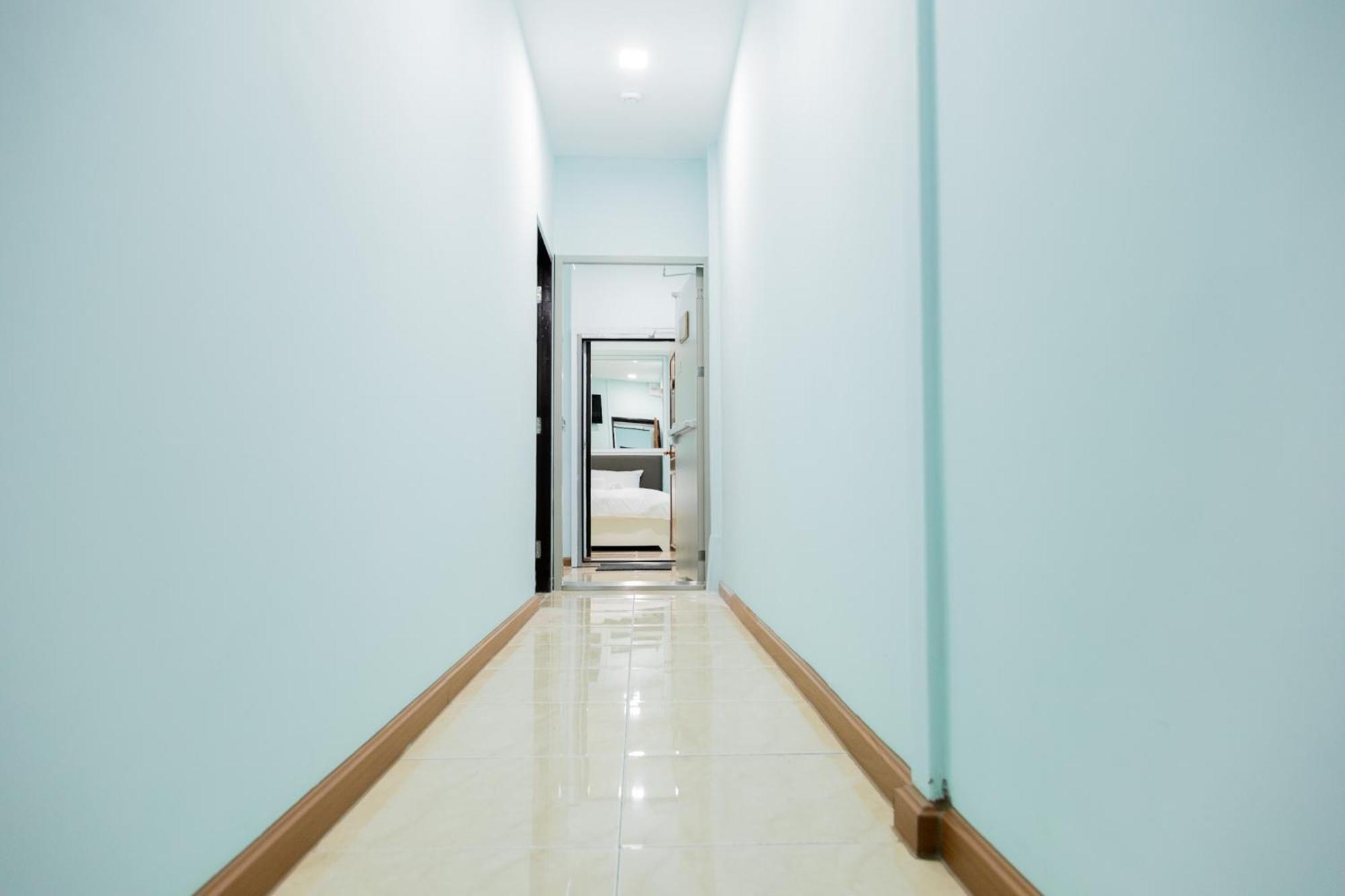 Cozy Stay Inn Бангкок Экстерьер фото